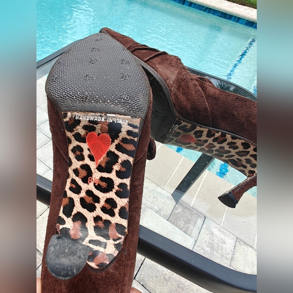 Warren Edwards Pointed Toe Pumps - Picture 3 of 3